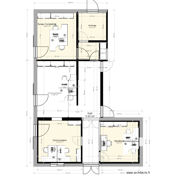 Bureaux club house 12. Plan de 5 pièces et 50 m2