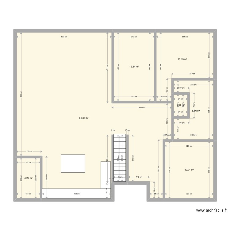 hangar1. Plan de 7 pièces et 136 m2