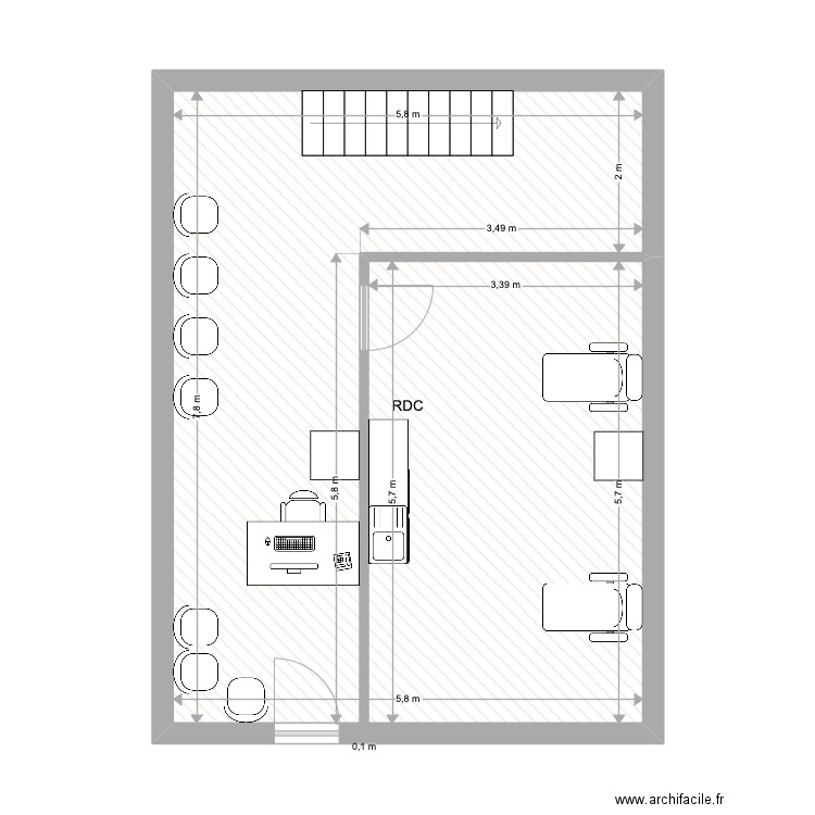 RDC Biarritz. Plan de 1 pièce et 44 m2