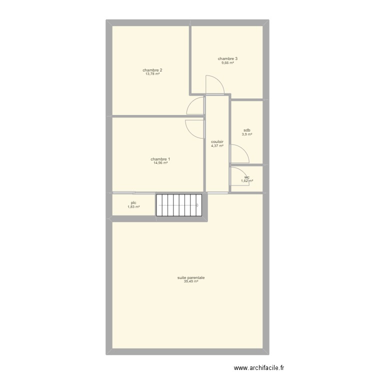 lerusce. Plan de 8 pièces et 90 m2