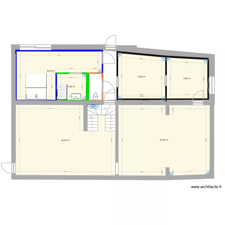 Arriere maison. Plan de 7 pièces et 120 m² Arriere maison. Plan de 7 pièces et 120 m²