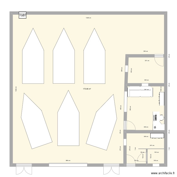 Huu. Plan de 1 pièce et 174 m2