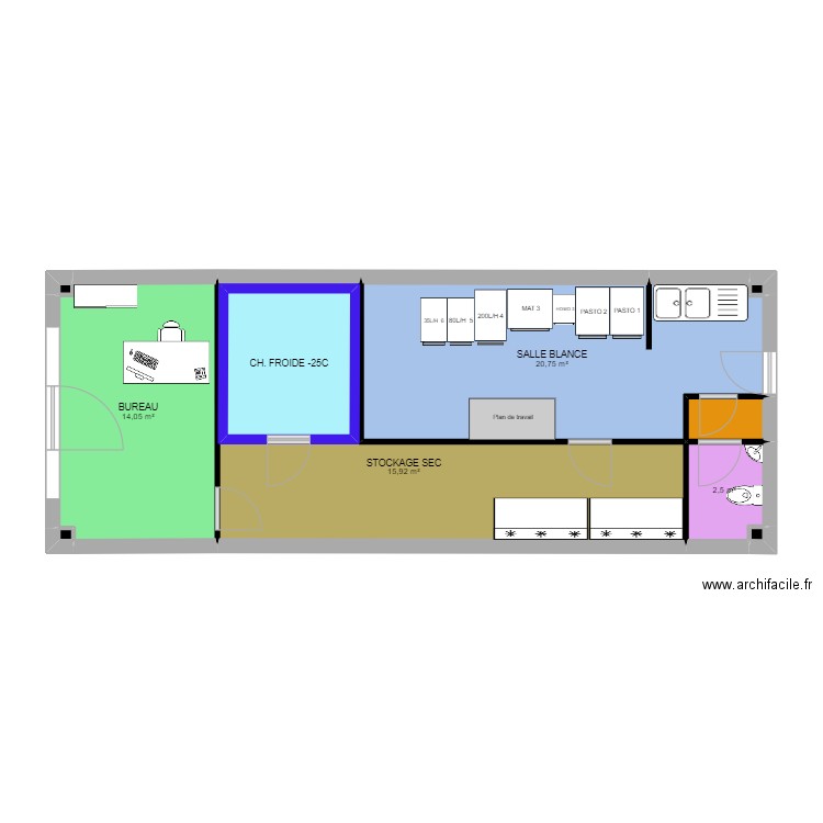 LOCAL avec chambre froide. Plan de 10 pièces et 69 m2