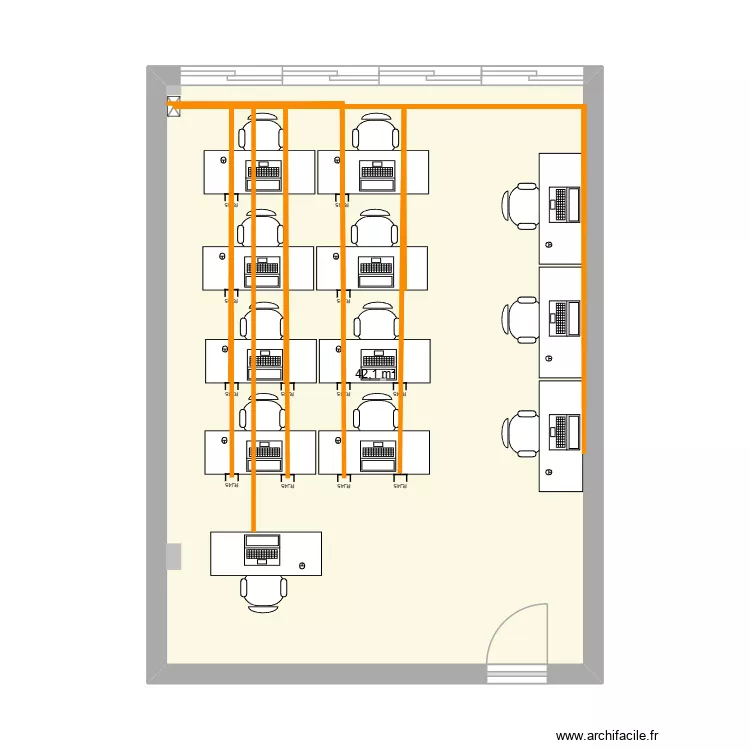 Sala de Aula - Laura, Camilly e J&uacute;lia. Plan de 1  et 42 m²