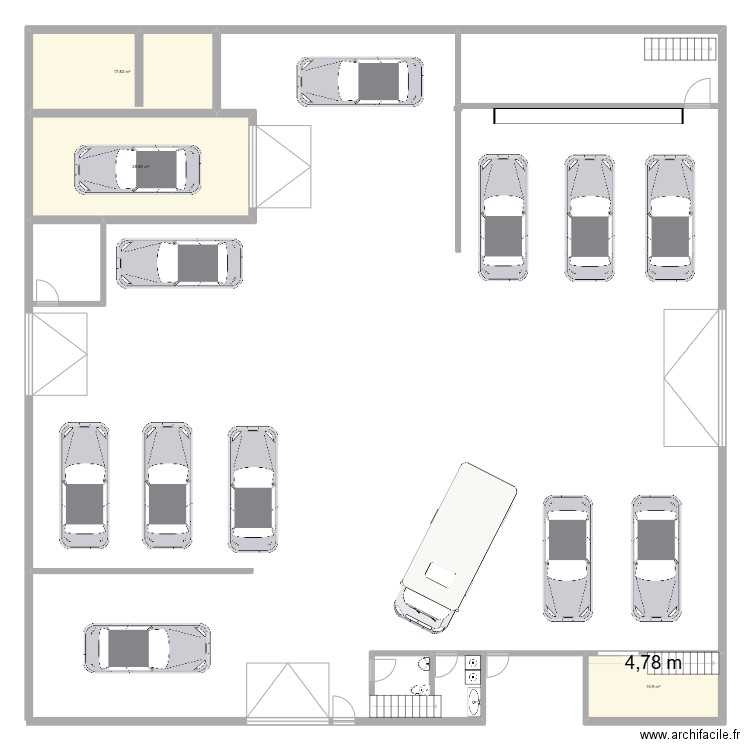 Atelier. Plan de 3 pièces et 58 m2