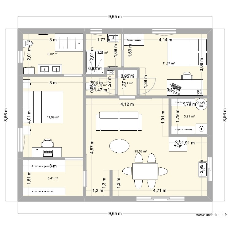 Maison. Plan de 9 pièces et 70 m2