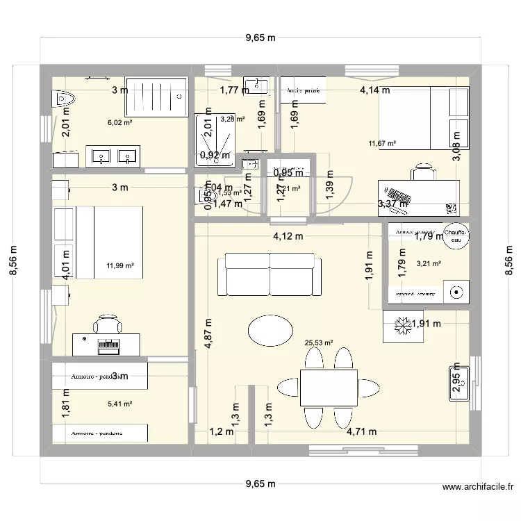 Maison. Plan de 9 pièces et 70 m²