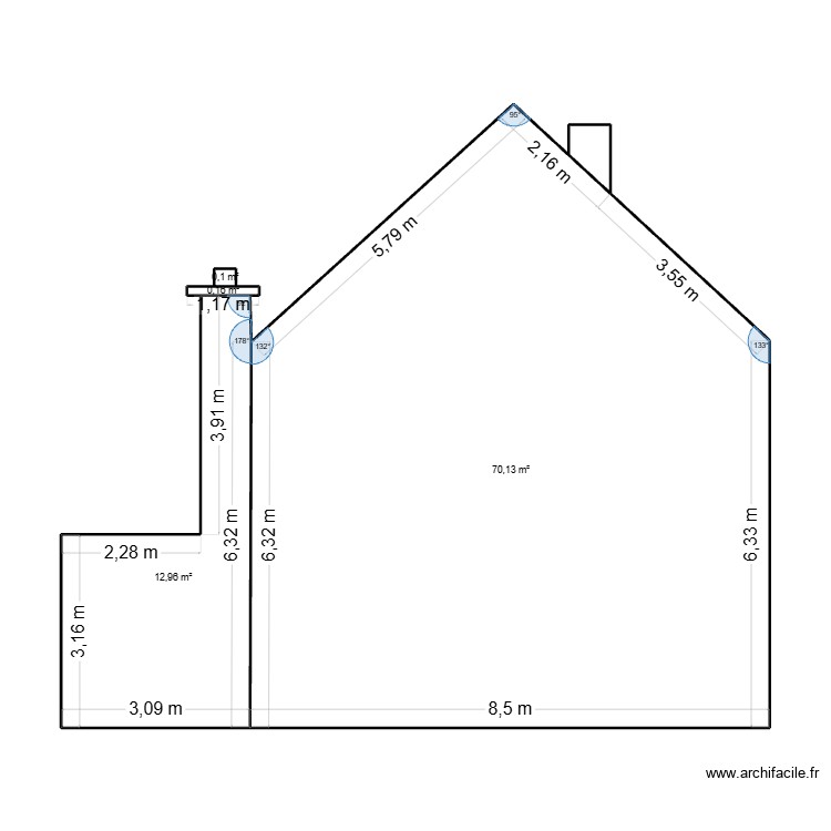 facade gauche. Plan de 0 pièce et 0 m2