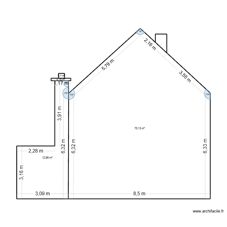 facade gauche. Plan de 4  et 83 m²