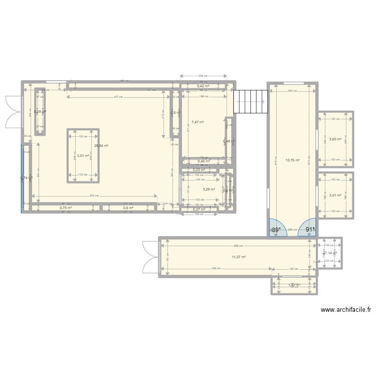 LOCAUX DE CUISINE . Plan de 21 pièces et 89 m2