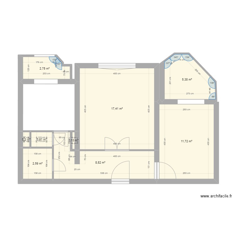 Apartament Briceni. Plan de 9 pièces et 50 m2