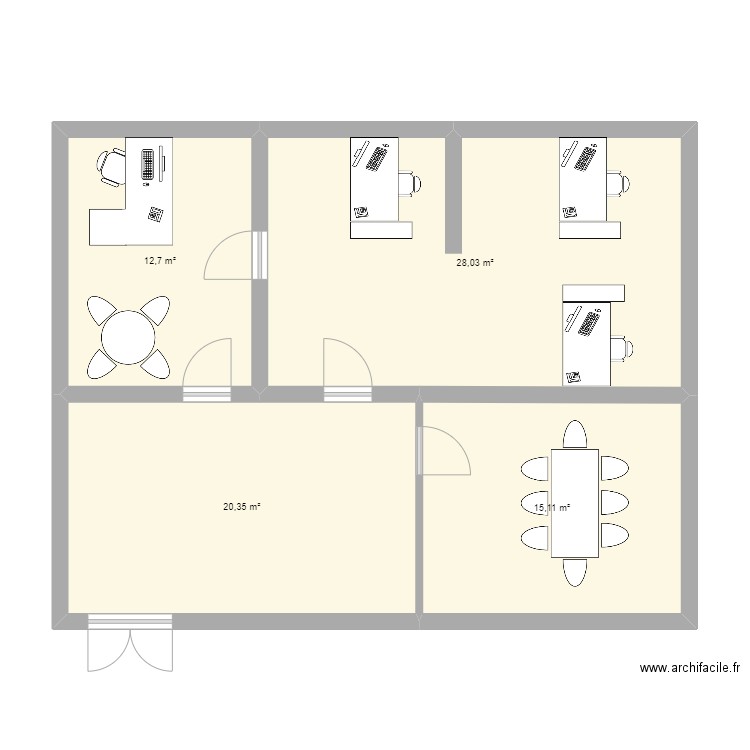 Nouveaux Bureaux. Plan de 4 pièces et 76 m2