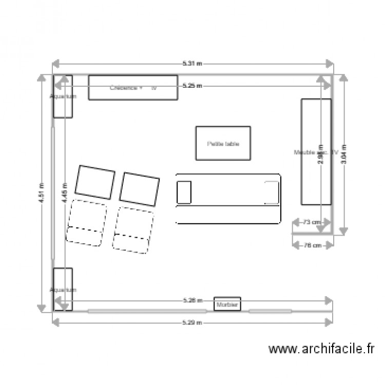 Salon meublé. Plan de 0 pièce et 0 m2