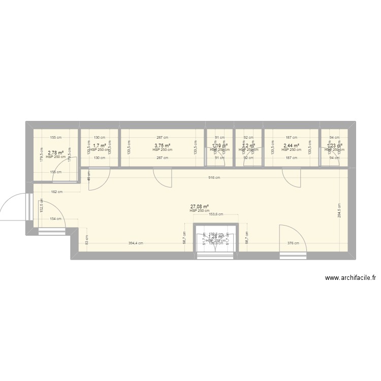 Toilette de la salle Club. Plan de 9 pièces et 43 m2