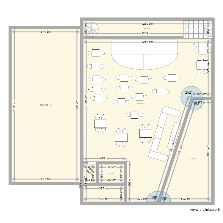 Cabaret. Plan de 6 pièces et 316 m2