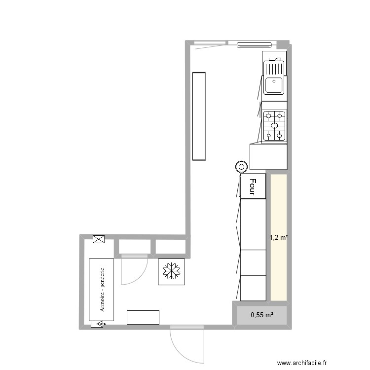 Cuisine et office aménagés. Plan de 2 pièces et 2 m2