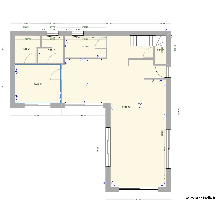 Maison principale. Plan de 12 pièces et 172 m2