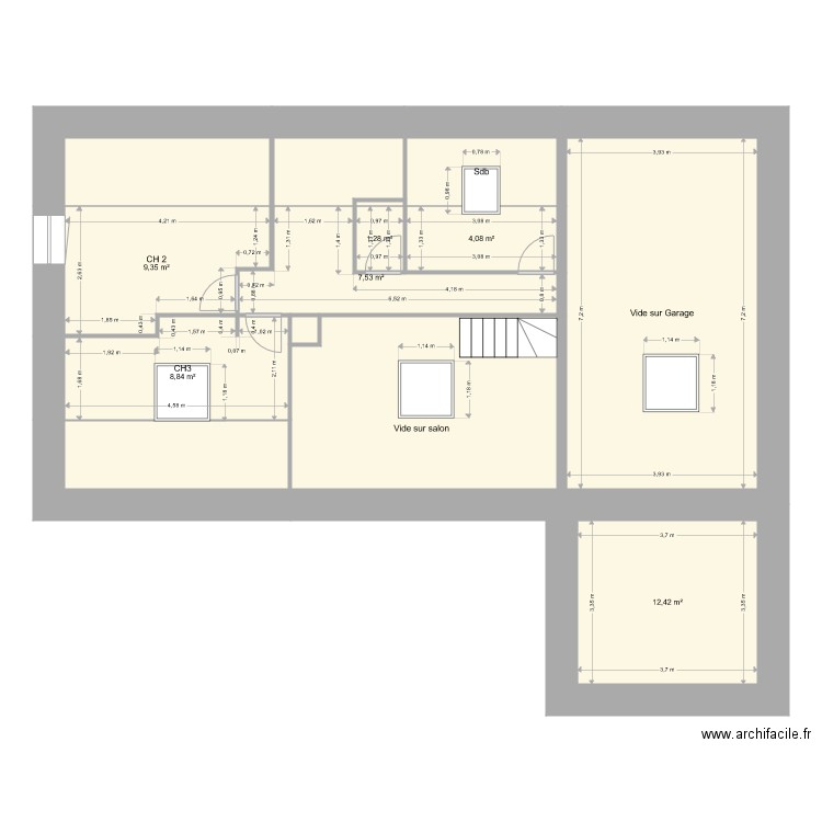 Etage. Plan de 14 pièces et 111 m2