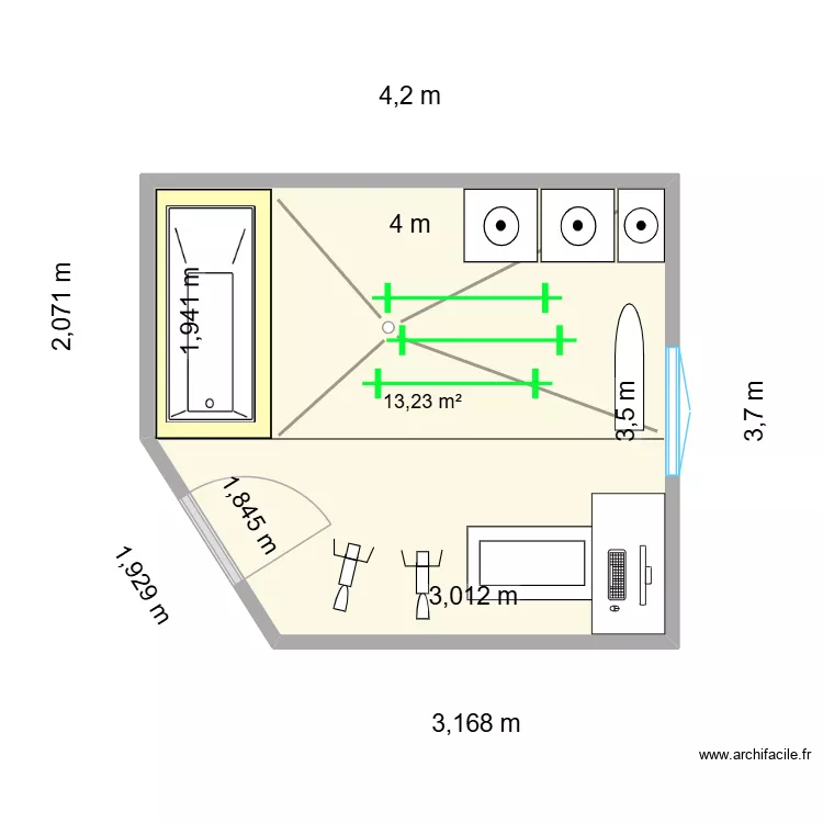 Pi&egrave;ce de sport et lavage. Plan de 1  et 13 m²