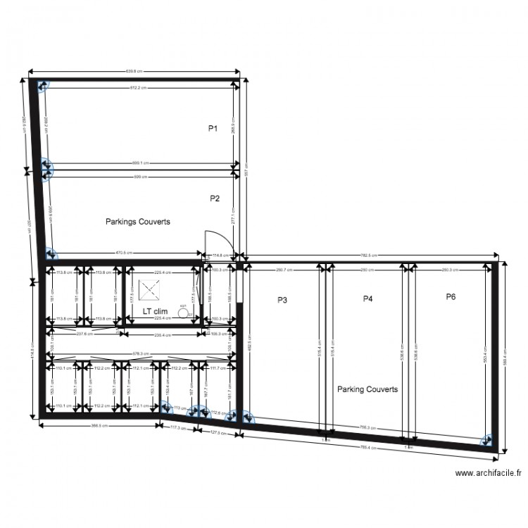 Villa madeleine Parkings. Plan de 0 pièce et 0 m2