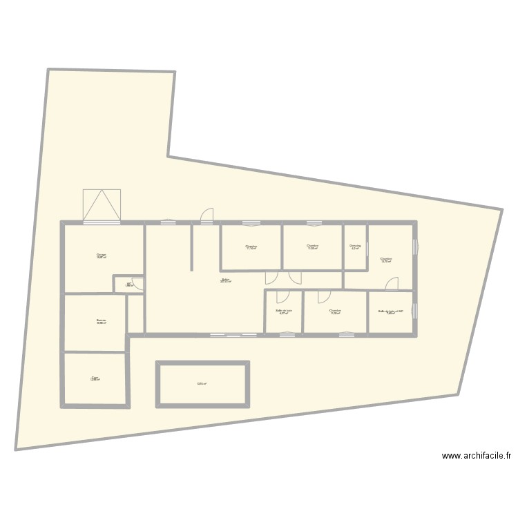 MAISON MONTRABE. Plan de 13 pièces et 627 m2