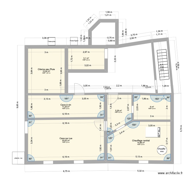 Cave. Plan de 7 pièces et 74 m2