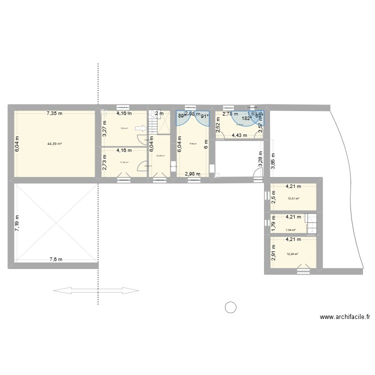 plan 1er non termnié 001. Plan de 9 pièces et 141 m2