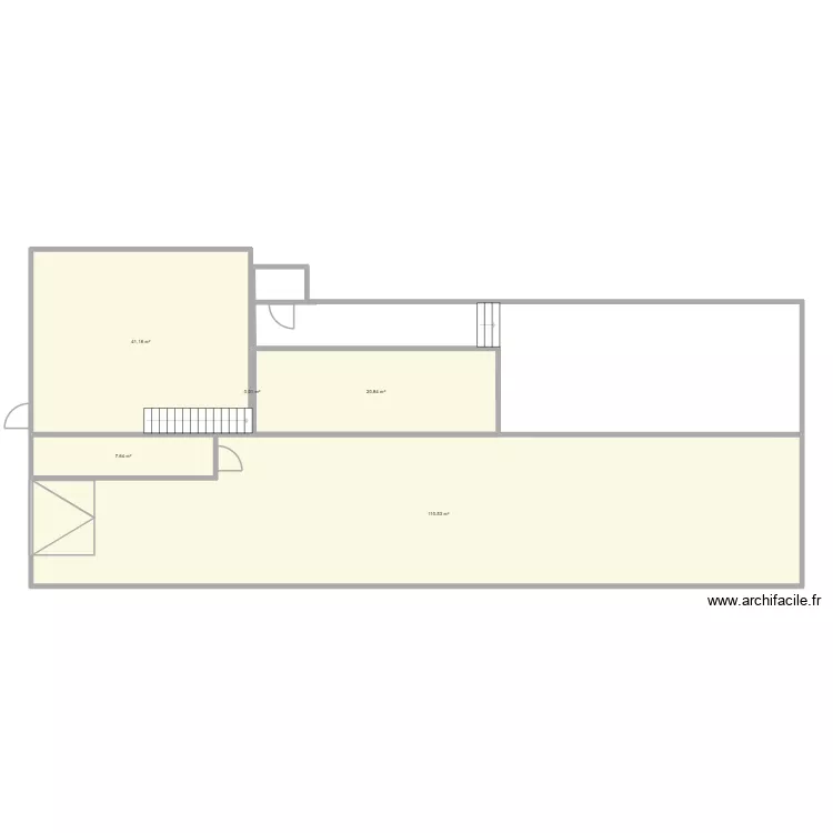 atelier. Plan de 5 pièces et 180 m²