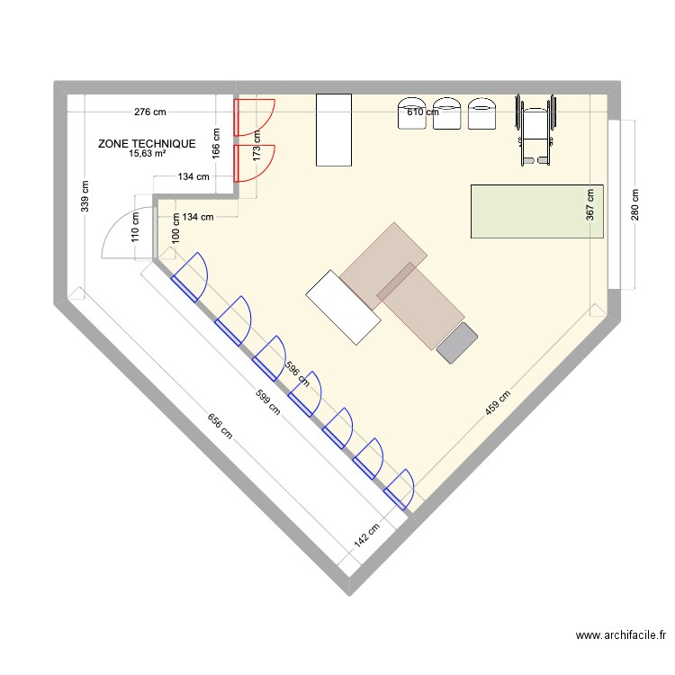 SQ stnaz. Plan de 4 pièces et 102 m2