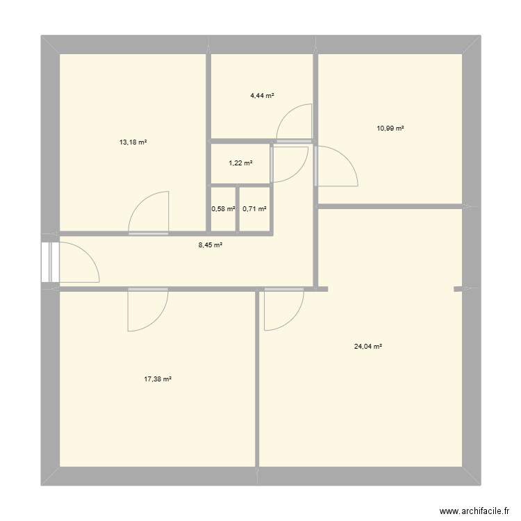 Maison nouvelle. Plan de 9 pièces et 81 m2