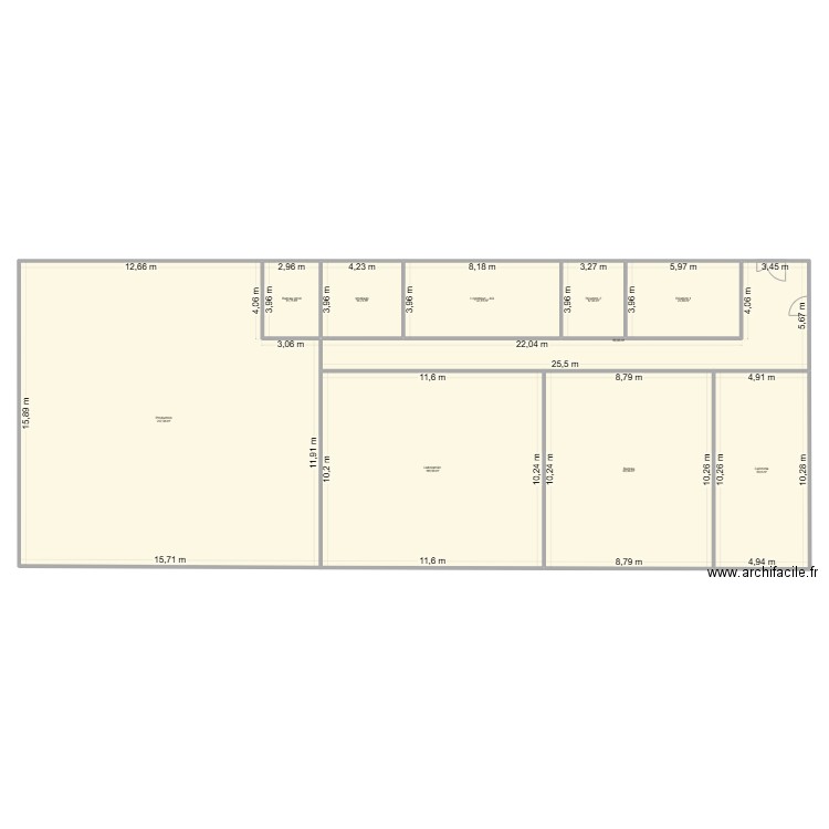 Implantation E. Plan de 10 pièces et 650 m2