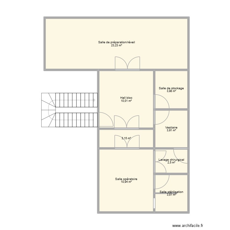 Bloc USM. Plan de 8 pièces et 62 m2