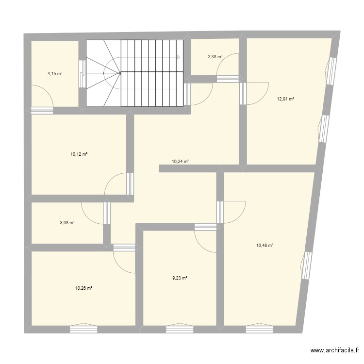 Houd. Plan de 9 pièces et 86 m2