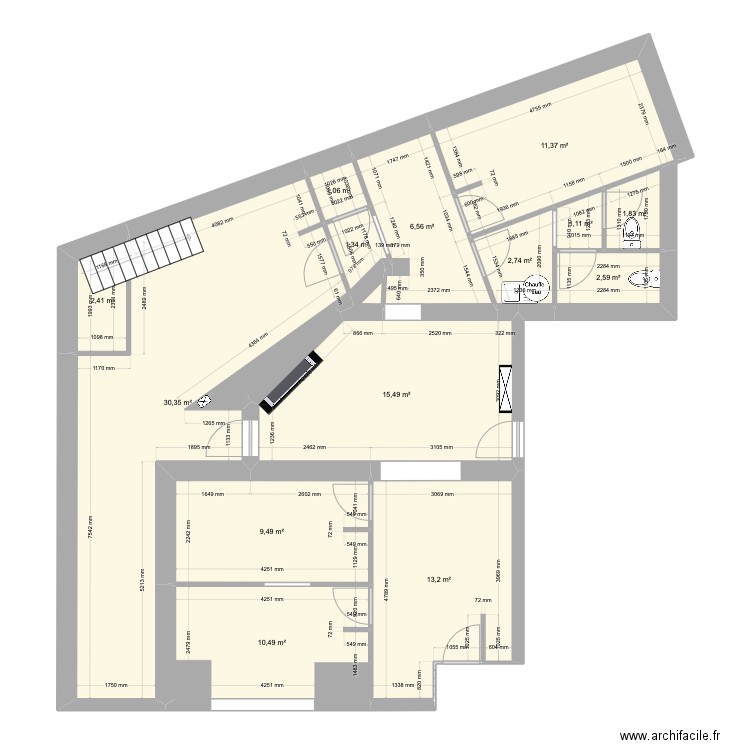 LFICentre_RDC_Avant. Plan de 16 pièces et 111 m2