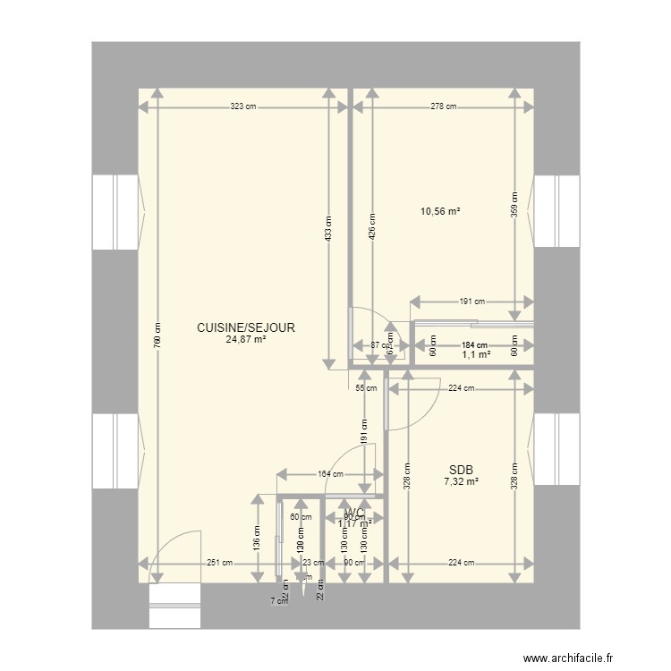 R1 DROITE T2. Plan de 5 pièces et 45 m2