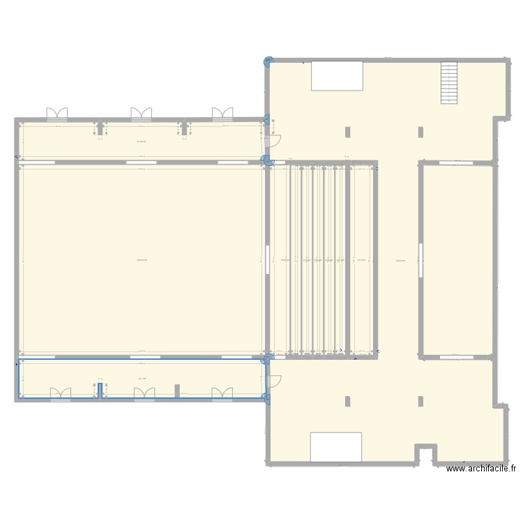 salle exceptiolaines. Plan de 10 pièces et 715 m2