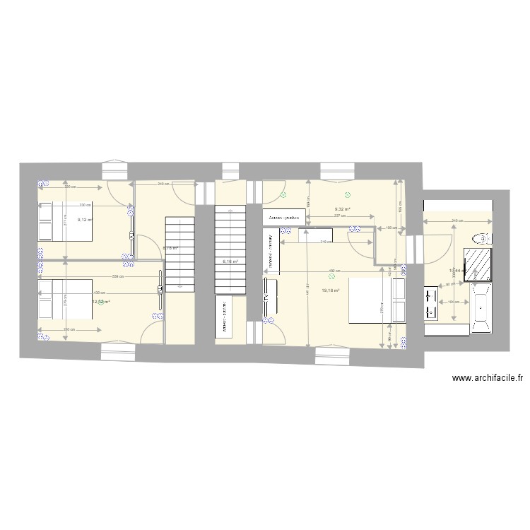 1er étage maman V4. Plan de 7 pièces et 75 m2