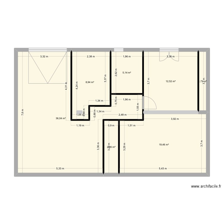 Maison. Plan de 7 pièces et 87 m2