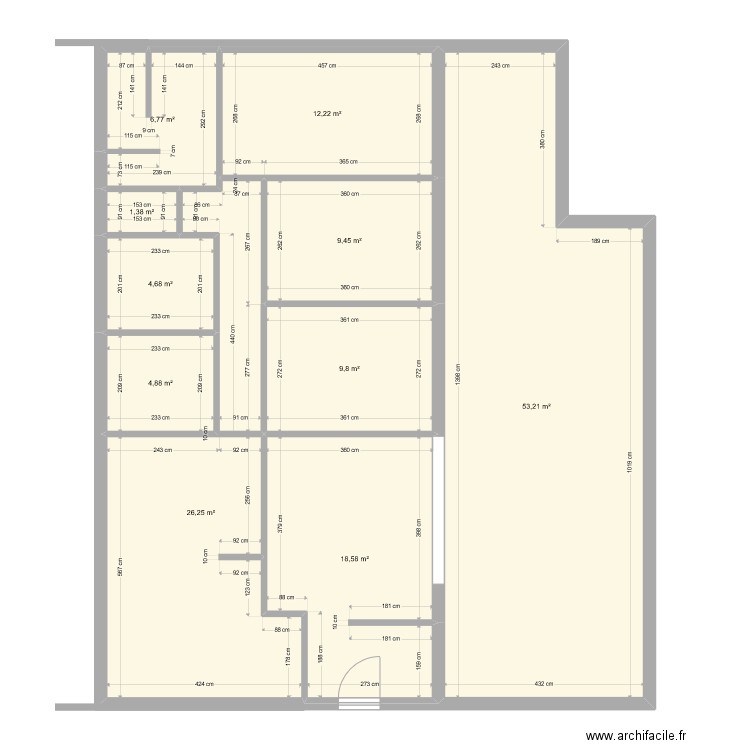 felice. Plan de 10 pièces et 147 m2