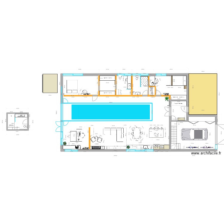 central pool. Plan de 6 pièces et 200 m2