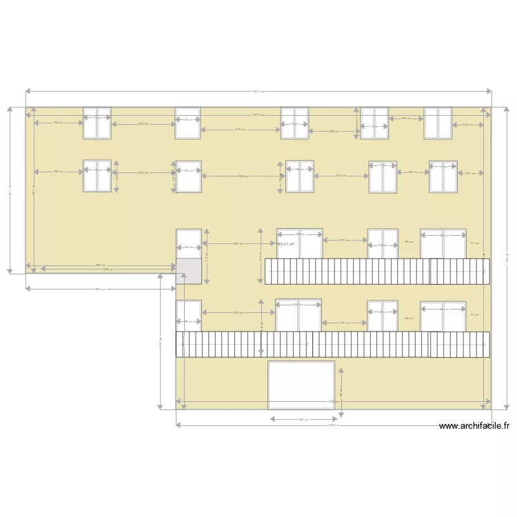 Facde cour V8 align&eacute; 3eme etage sur 2eme. Plan de 