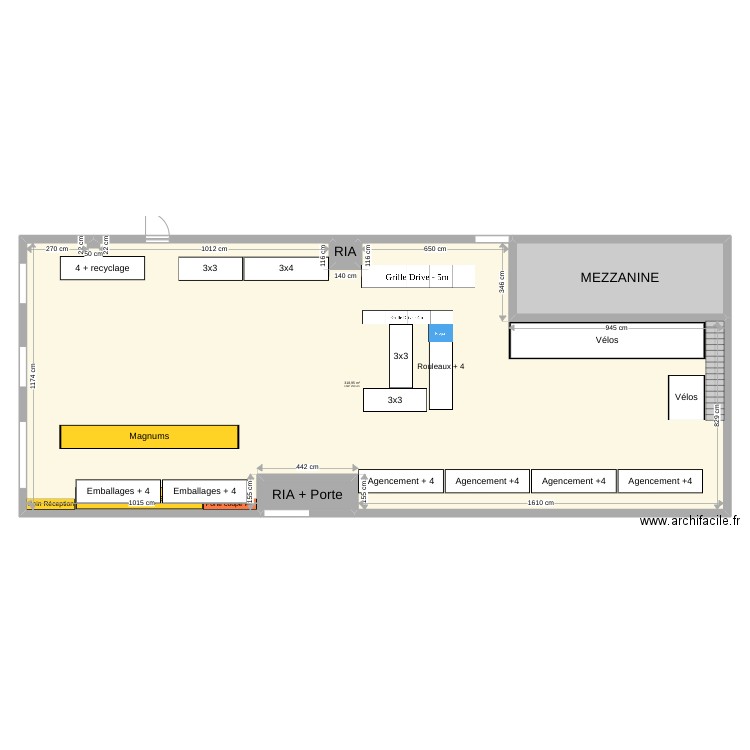 Zone Réception . Plan de 4 pièces et 353 m2