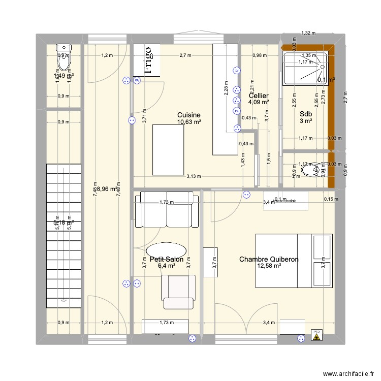 Bas de le maison. Plan de 9 pièces et 52 m2