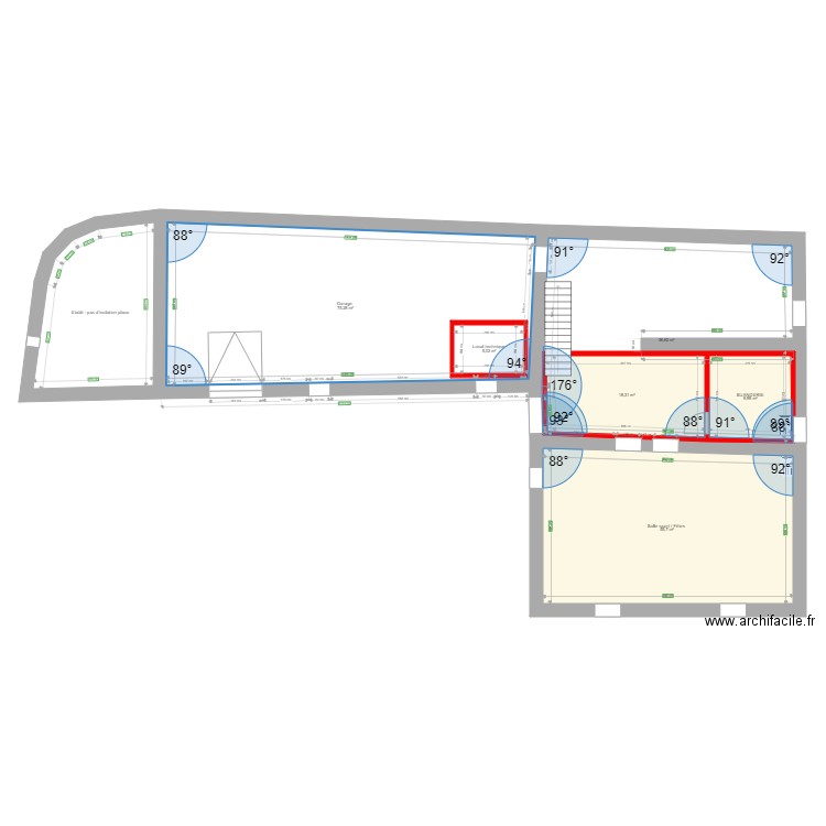 PLAN niveau cour intérieure. Plan de 7 pièces et 265 m2