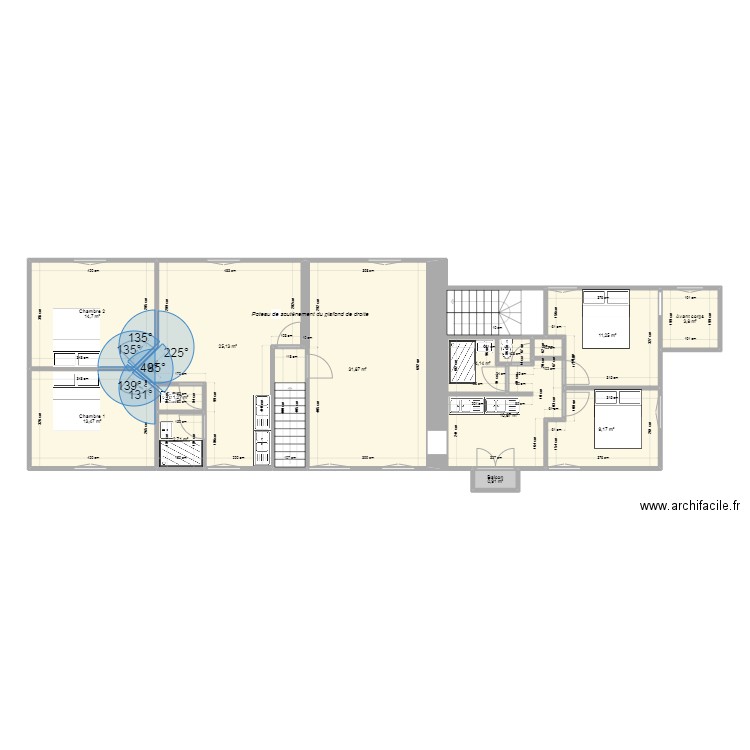 Prieuré 1er étage transformé. Plan de 12 pièces et 129 m2