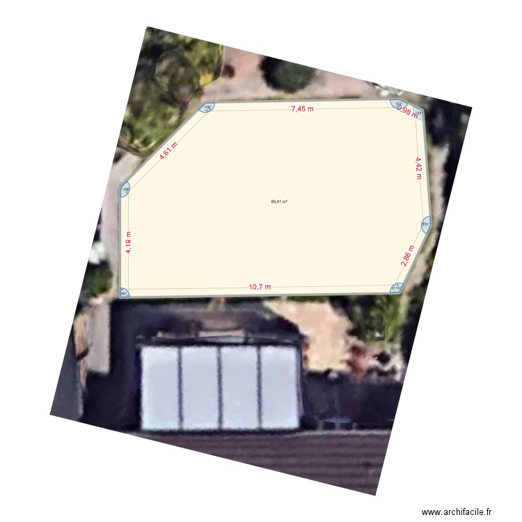 pelouse. Plan de 0 pièce et 0 m2