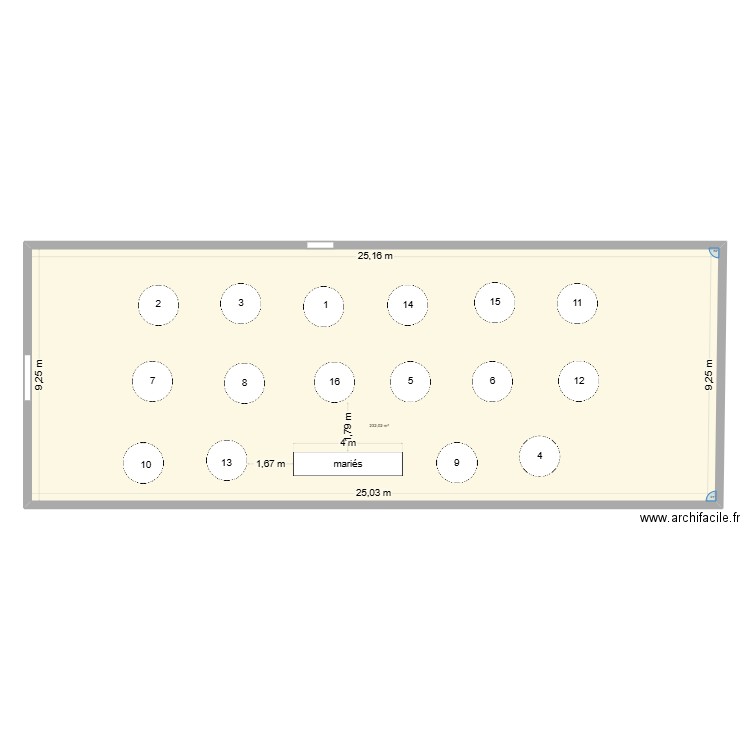 plan table. Plan de 1 pièce et 232 m2