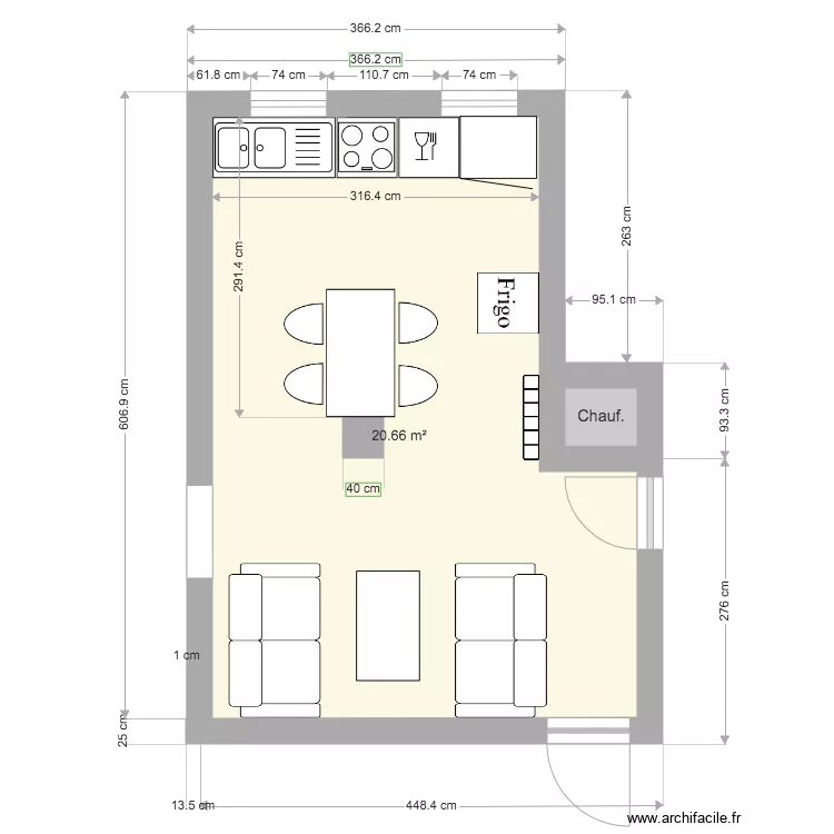 cuisine fen&ecirc;tres long plus frigo. Plan de 