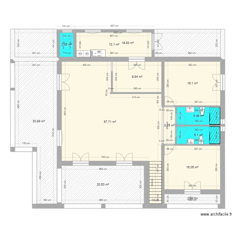 Montauroux sans meubles. Plan de 13 pièces et 202 m2