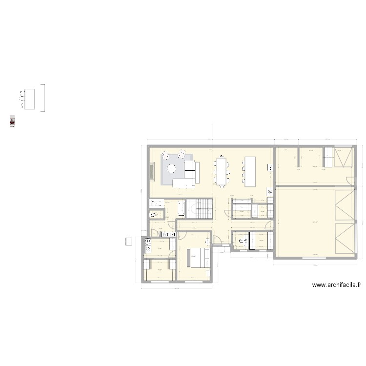 Nouveau plan. Plan de 13 pièces et 236 m2